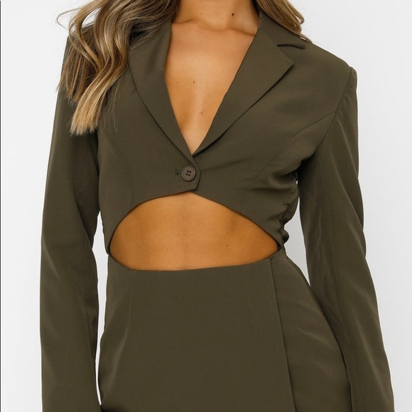 White Fox Boutique Mini She’s All That Blazer Dress CutOut Khaki Olive Green NEW - Picture 2 of 5